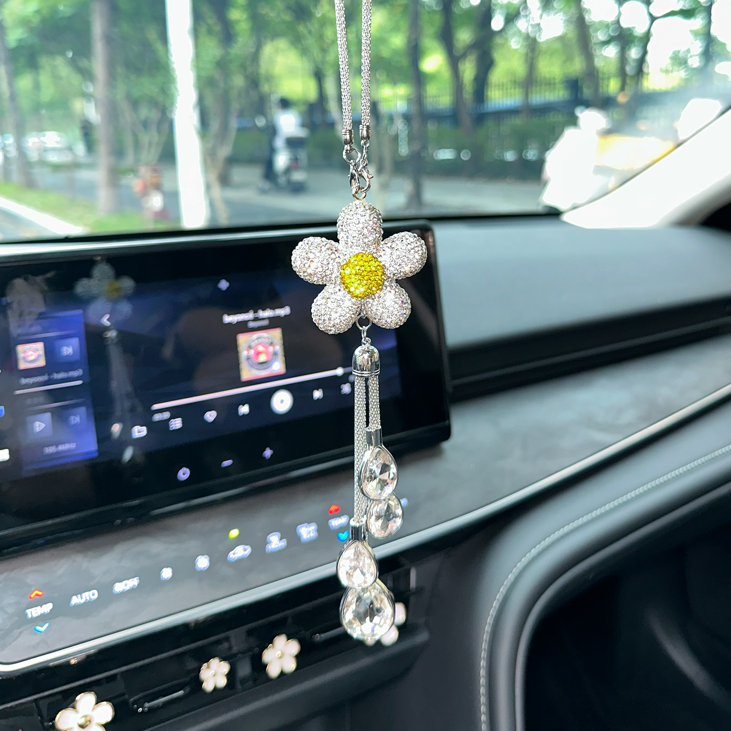 Sparkly Sunflower Rhinestone Car Mirror Charm with Crystal Teardrops – Bling Rearview Mirror Hanging Decor for Women | Cute Aesthetic Car Accessory Gift Moodsweave