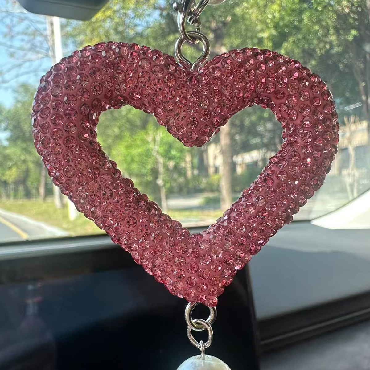 Cute Custom Car Mirror Charm – White Pearl & Pink Heart Rhinestone Rearview Mirror Hanging Ornament with Soft Pink Faux Fur | Aesthetic Car Accessories