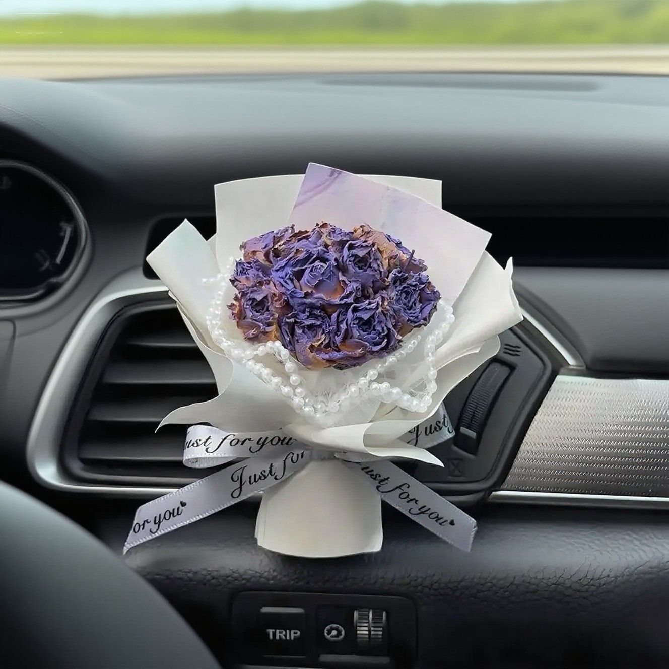 Handmade Preserved Rose Car Vent Clip – Real Dried Flower Bouquet Air Vent Decor, Luxury Auto Interior Accessory, Long-Lasting Floral Car Ornament MOODSWEAVE